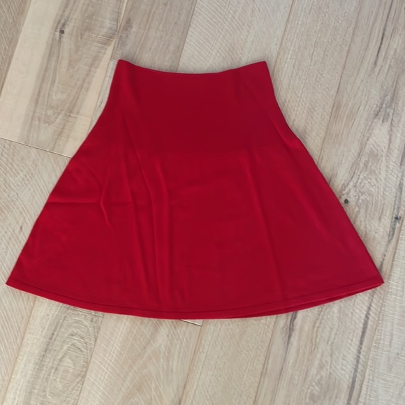 Lacoste 100% Merino wool skirt. Red. - Picture 6 of 9